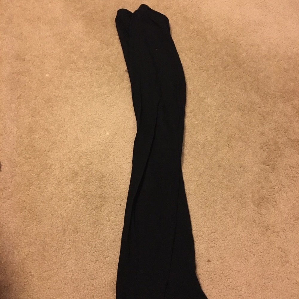 Black leggings